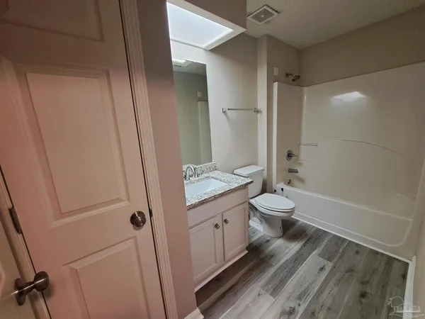 $1,325 | 2301 West Michigan Avenue, Unit 21, Pensacola, FL 32526