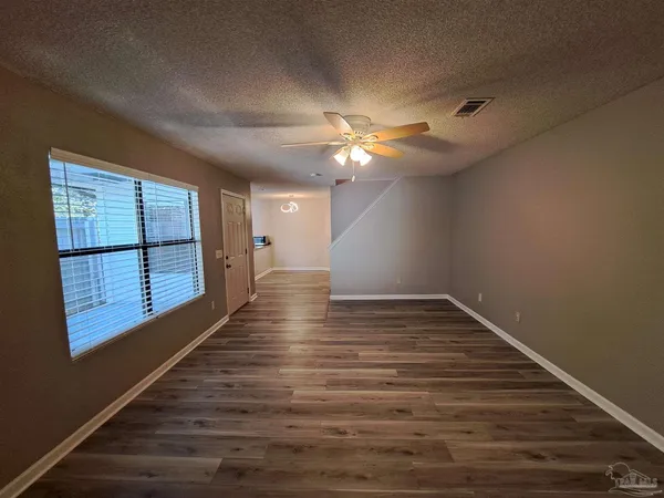 $1,325 | 2301 West Michigan Avenue, Unit 21, Pensacola, FL 32526