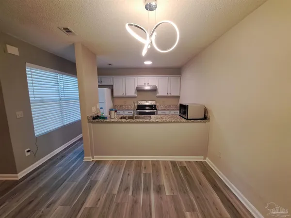 $1,325 | 2301 West Michigan Avenue, Unit 21, Pensacola, FL 32526
