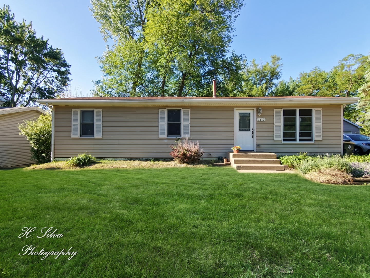 2110 Fairview Avenue Fox River Grove, IL 60021 - Photo 1 of 19 Gallery Image 1