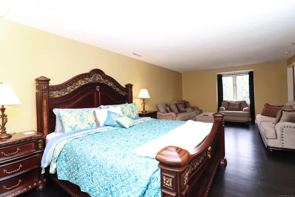 $600,000 | 611 Bunker Hill Avenue, Waterbury, CT 06708