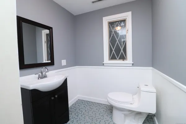 $600,000 | 611 Bunker Hill Avenue, Waterbury, CT 06708