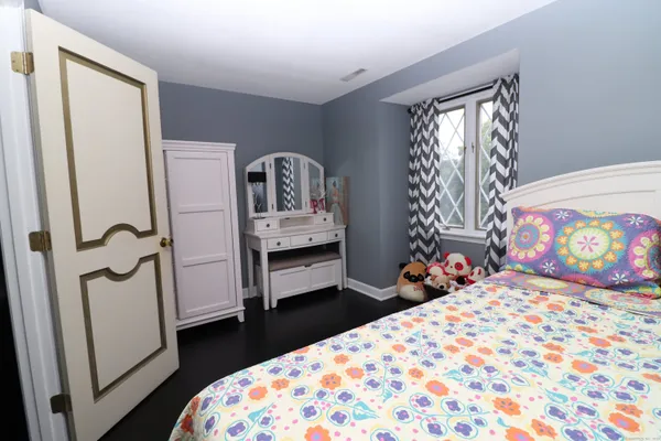 $600,000 | 611 Bunker Hill Avenue, Waterbury, CT 06708