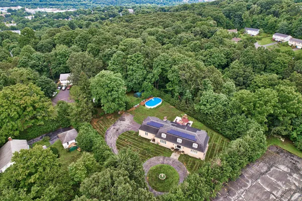 $600,000 | 611 Bunker Hill Avenue, Waterbury, CT 06708