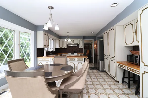 $600,000 | 611 Bunker Hill Avenue, Waterbury, CT 06708