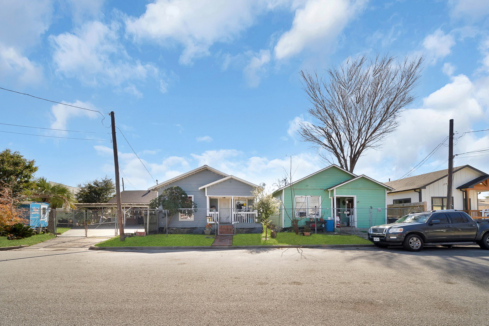 1414 Moody Street Houston, TX 77009 - Photo 17 of 27 a front view of house with yard and green space
