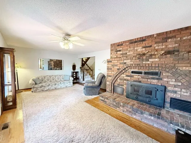 $350,000 | 3185 East 336 Road, El Dorado Springs, MO 64744