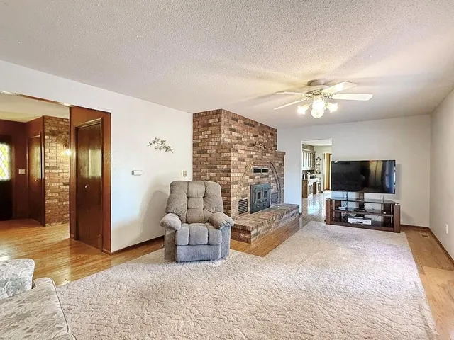 $350,000 | 3185 East 336 Road, El Dorado Springs, MO 64744