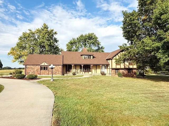 $350,000 | 3185 East 336 Road, El Dorado Springs, MO 64744