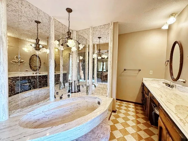 $350,000 | 3185 East 336 Road, El Dorado Springs, MO 64744