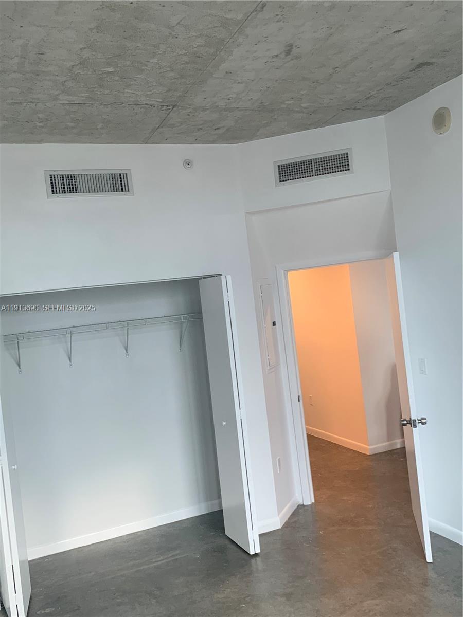 133 Northeast 2nd Avenue, Unit 1519 Miami, FL 33132 - Photo 18 of 41 a view of room