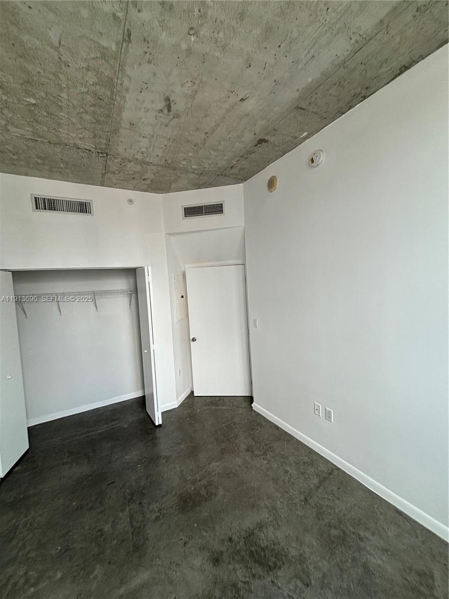 133 Northeast 2nd Avenue, Unit 1519 Miami, FL 33132 - Photo 20 of 41 a view of an empty room