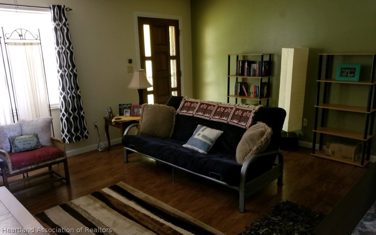 303 Mini Road Sebring, FL 33870 - Photo 5 of 15 LIVINGROOM
