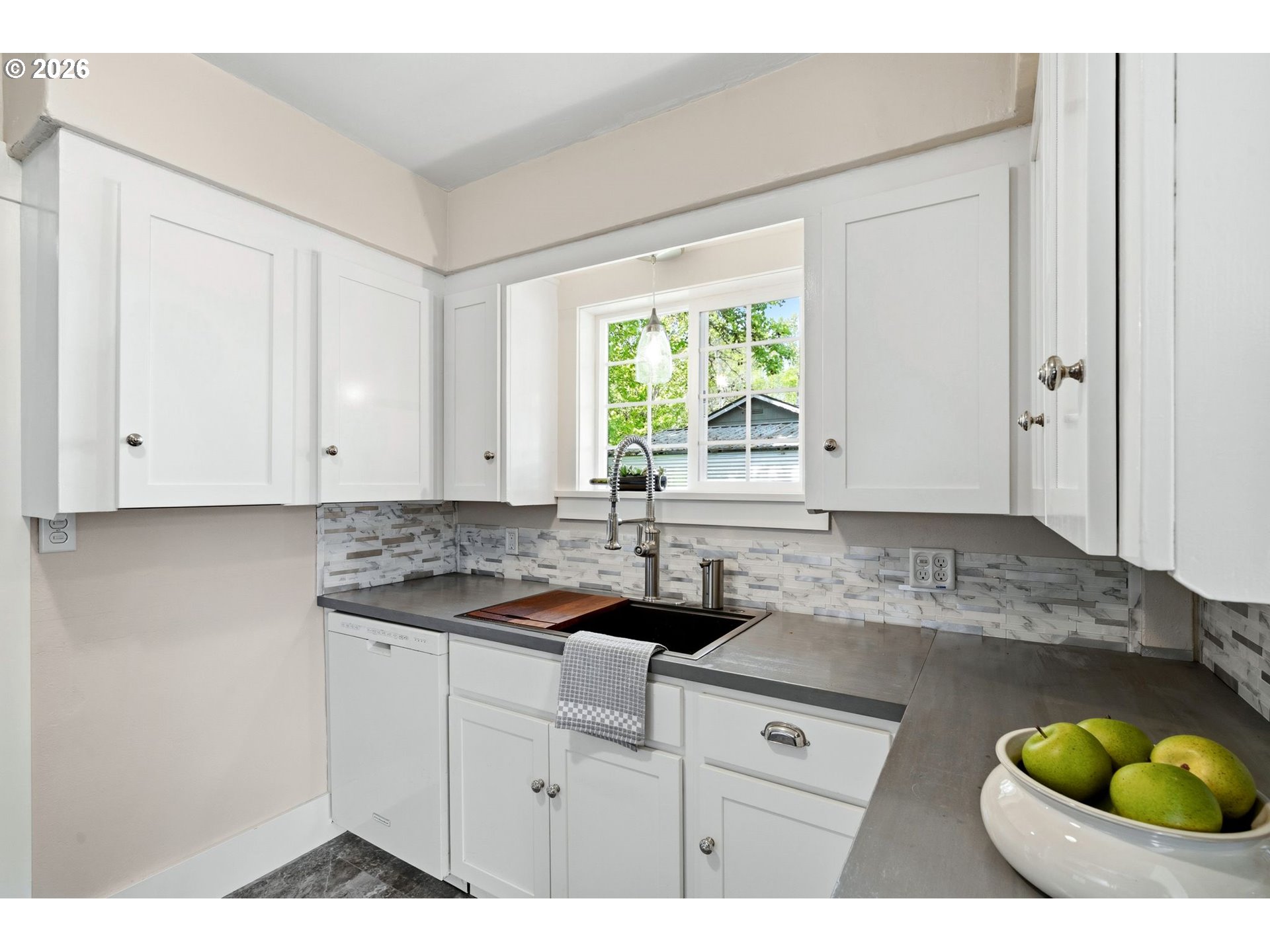 6995 Southwest 195th Avenue Beaverton, OR 97007 - Photo 15 of 44