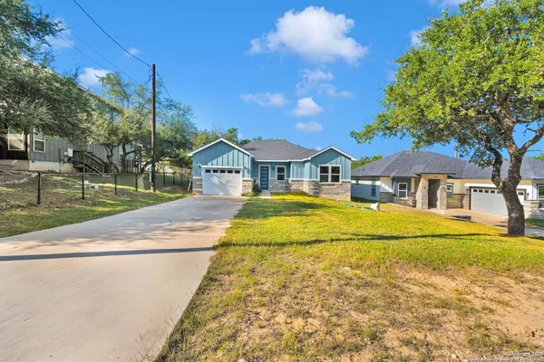 $274,900 | 1351 Canyon Edge, Canyon Lake, TX 78133