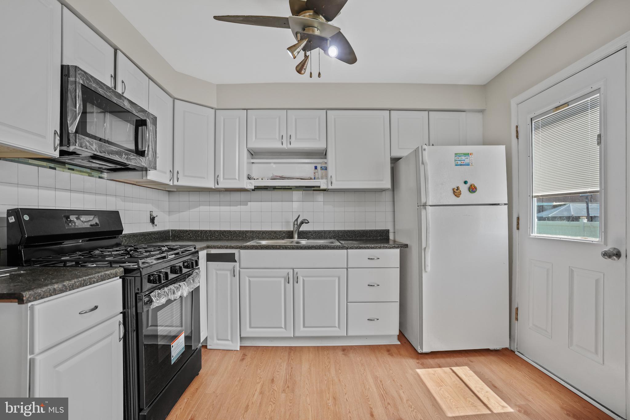 3307 Wild Cherry Road Baltimore, MD 21244 - Photo 5 of 30