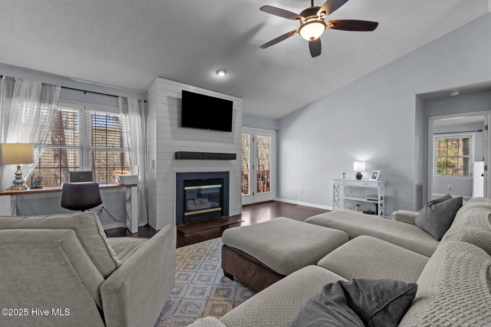 460 Sandhills Circle Pinehurst, NC 28374 - Photo 13 of 37 16-web-or-mls-707A2561