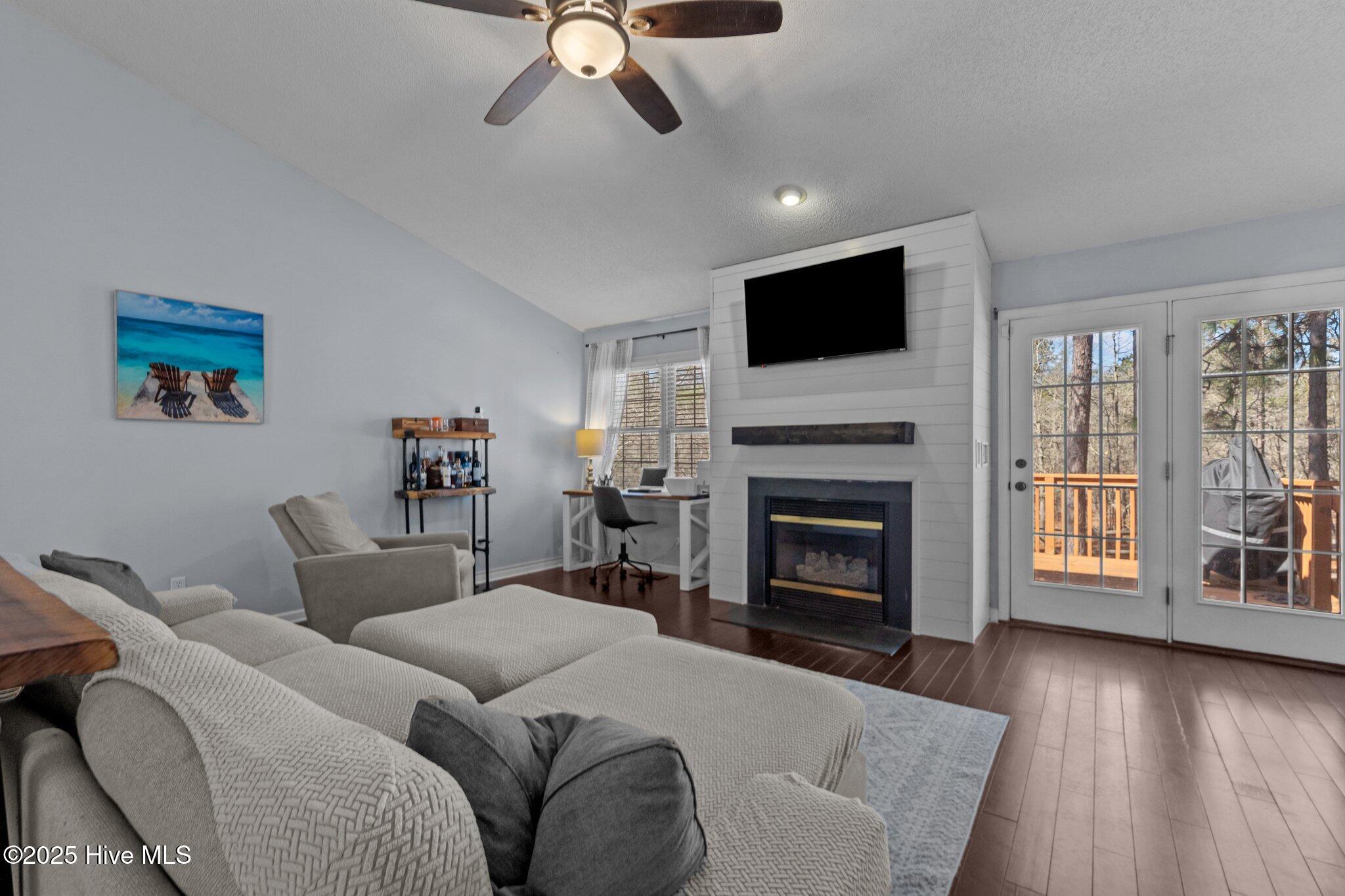 460 Sandhills Circle Pinehurst, NC 28374 - Photo 14 of 37 17-web-or-mls-707A2564