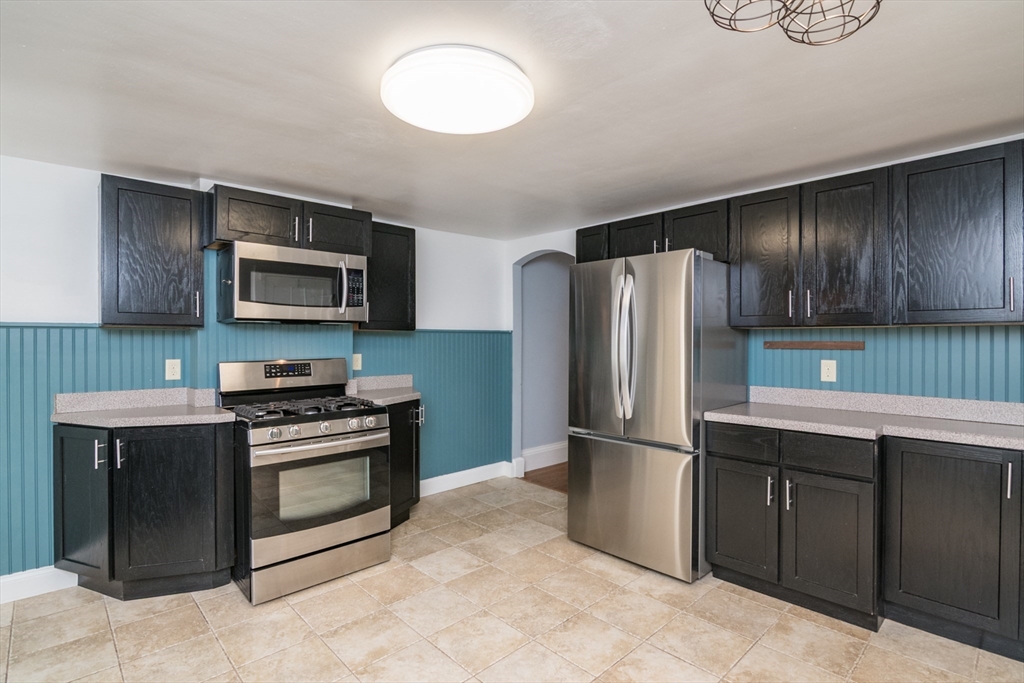 21 Lyman Road, Unit B Northampton, MA 01060 - Photo 3 of 24