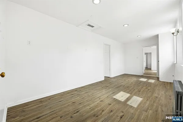 $3,000 | 826 7th Street, Secaucus, NJ 07094