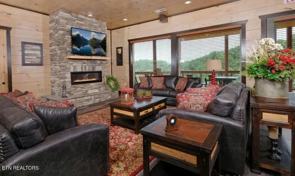 $6,800,000 | 1485-1481 Sleepy Valley Lane, Sevierville, TN 37876