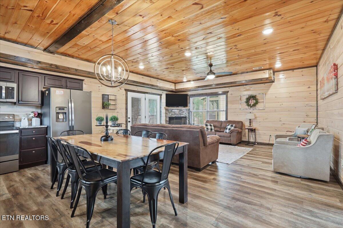 850 Osprey Way Pigeon Forge, TN 37863 - Photo 12 of 29 Kitchen/Dining Room