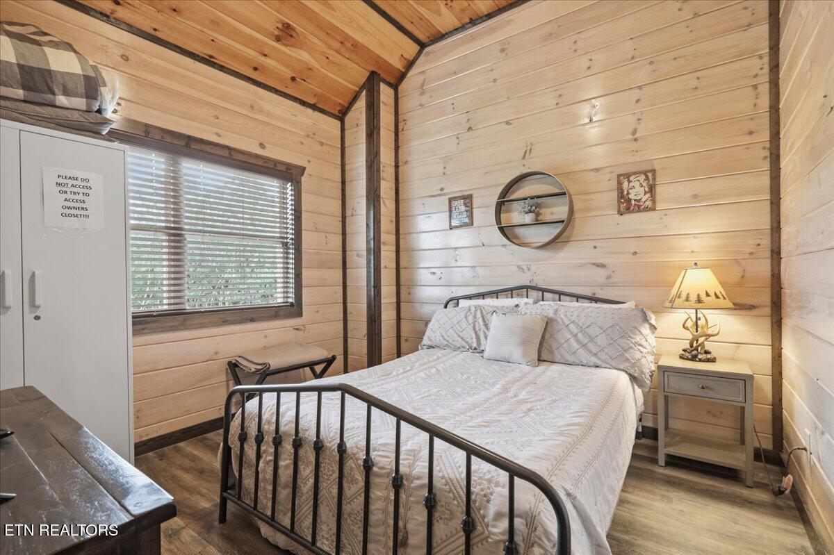 850 Osprey Way Pigeon Forge, TN 37863 - Photo 19 of 29 Bedroom 3