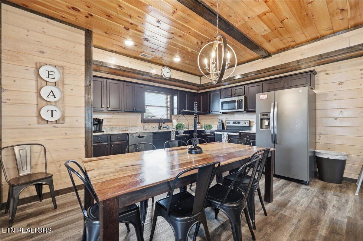 850 Osprey Way Pigeon Forge, TN 37863 - Photo 10 of 29 Kitchen/Dining Room