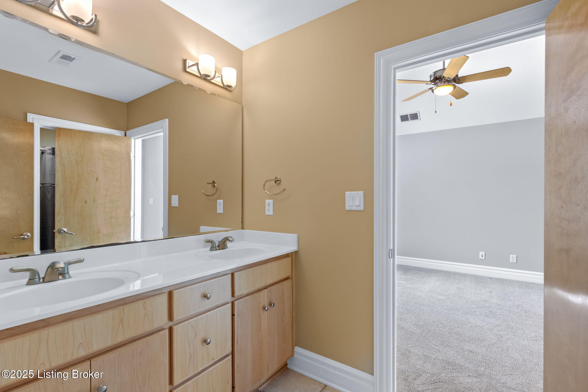 2907 Doe Ridge Court Prospect, KY 40059 - Photo 27 of 49 Bedroom #1 Jack and Jill bath