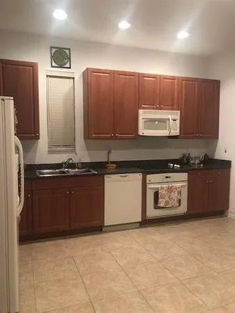 $3,000 | 6903 Julia Gardens Drive, Coconut Creek, FL 33073