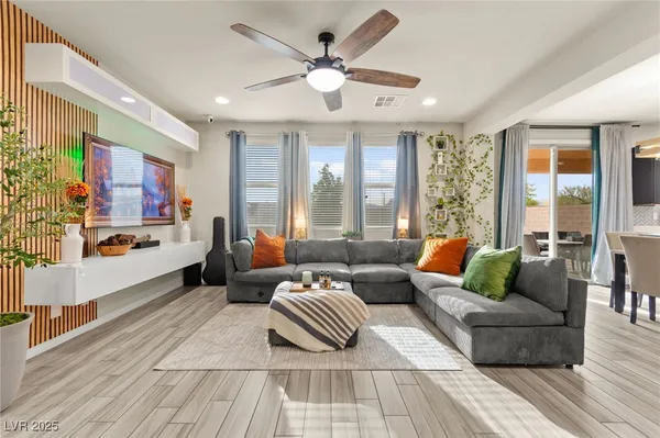 $560,000 | 8973 Vista Pines Street, Las Vegas, NV 89178