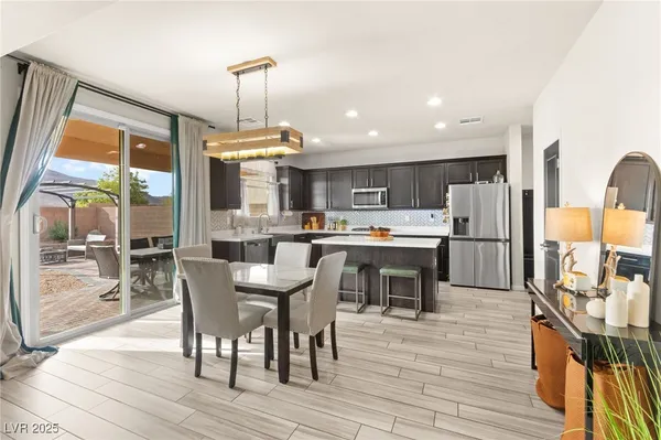 $560,000 | 8973 Vista Pines Street, Las Vegas, NV 89178