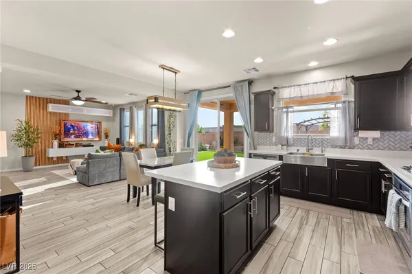 $560,000 | 8973 Vista Pines Street, Las Vegas, NV 89178