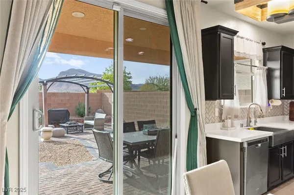 $560,000 | 8973 Vista Pines Street, Las Vegas, NV 89178