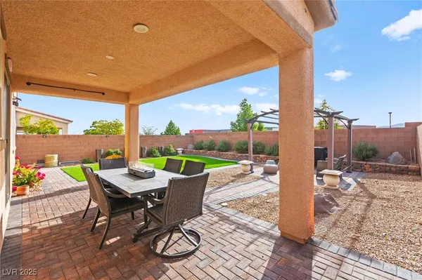 $560,000 | 8973 Vista Pines Street, Las Vegas, NV 89178