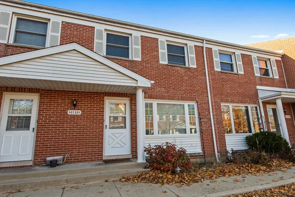 $2,600 | 2122 Rugen Road, Unit C, Glenview, IL 60026