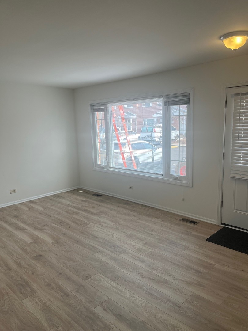 2122 Rugen Road, Unit C Glenview, IL 60026 - Photo 2 of 6