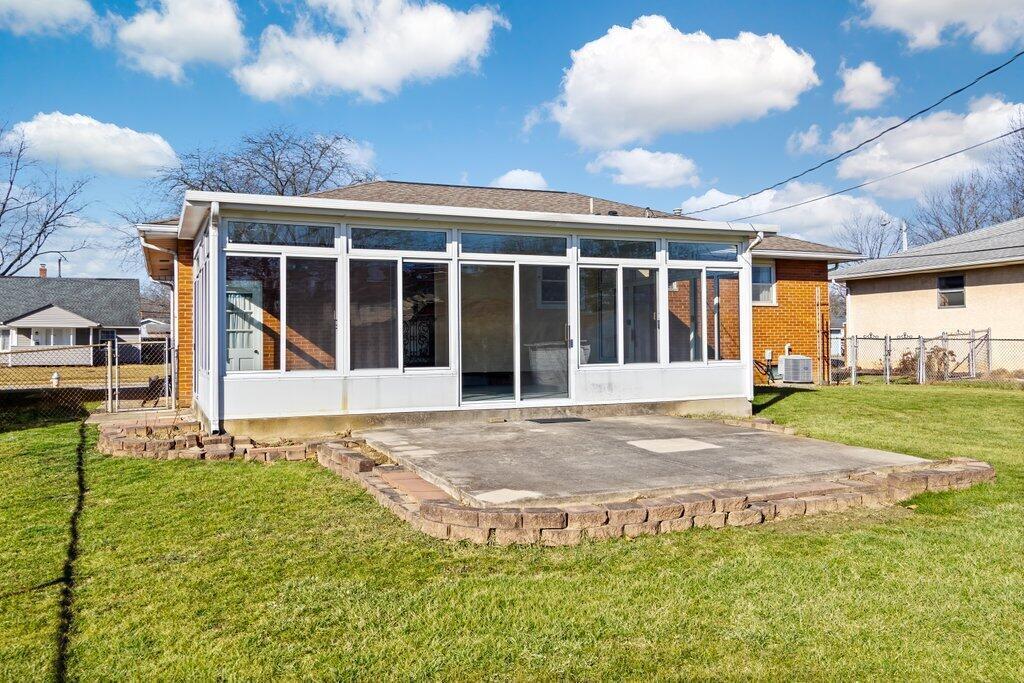 226 Topsfield Road Columbus, OH 43228 - Photo 22 of 24 226 Topsfield Road-21.jpg-SMALL