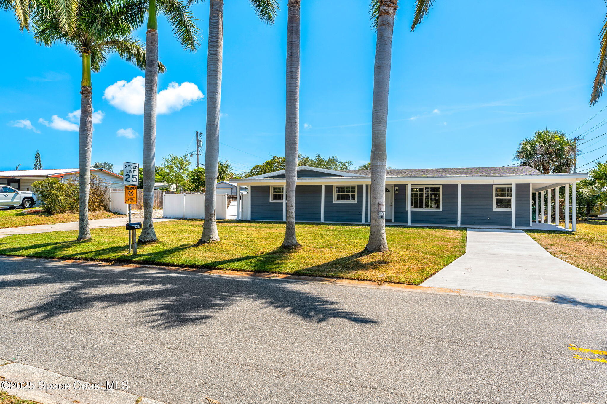 925 Bell Street Melbourne, FL 32935 - Photo 1 of 29 925 Bell Street
