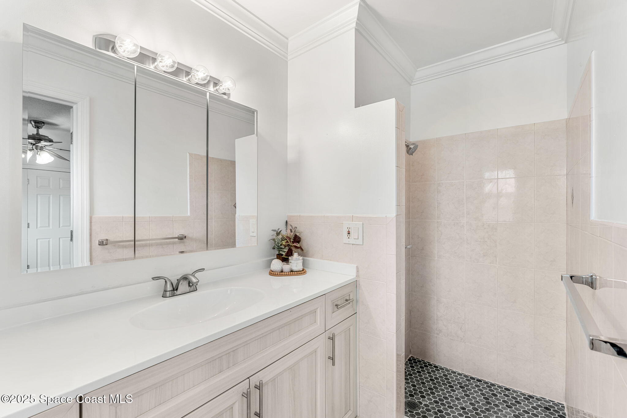 925 Bell Street Melbourne, FL 32935 - Photo 14 of 29 27-web-or-mls-DSC03327-HDR