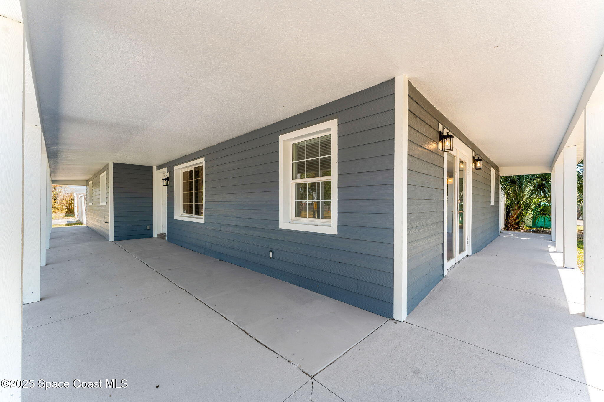 925 Bell Street Melbourne, FL 32935 - Photo 2 of 29 6-web-or-mls-DSC03424