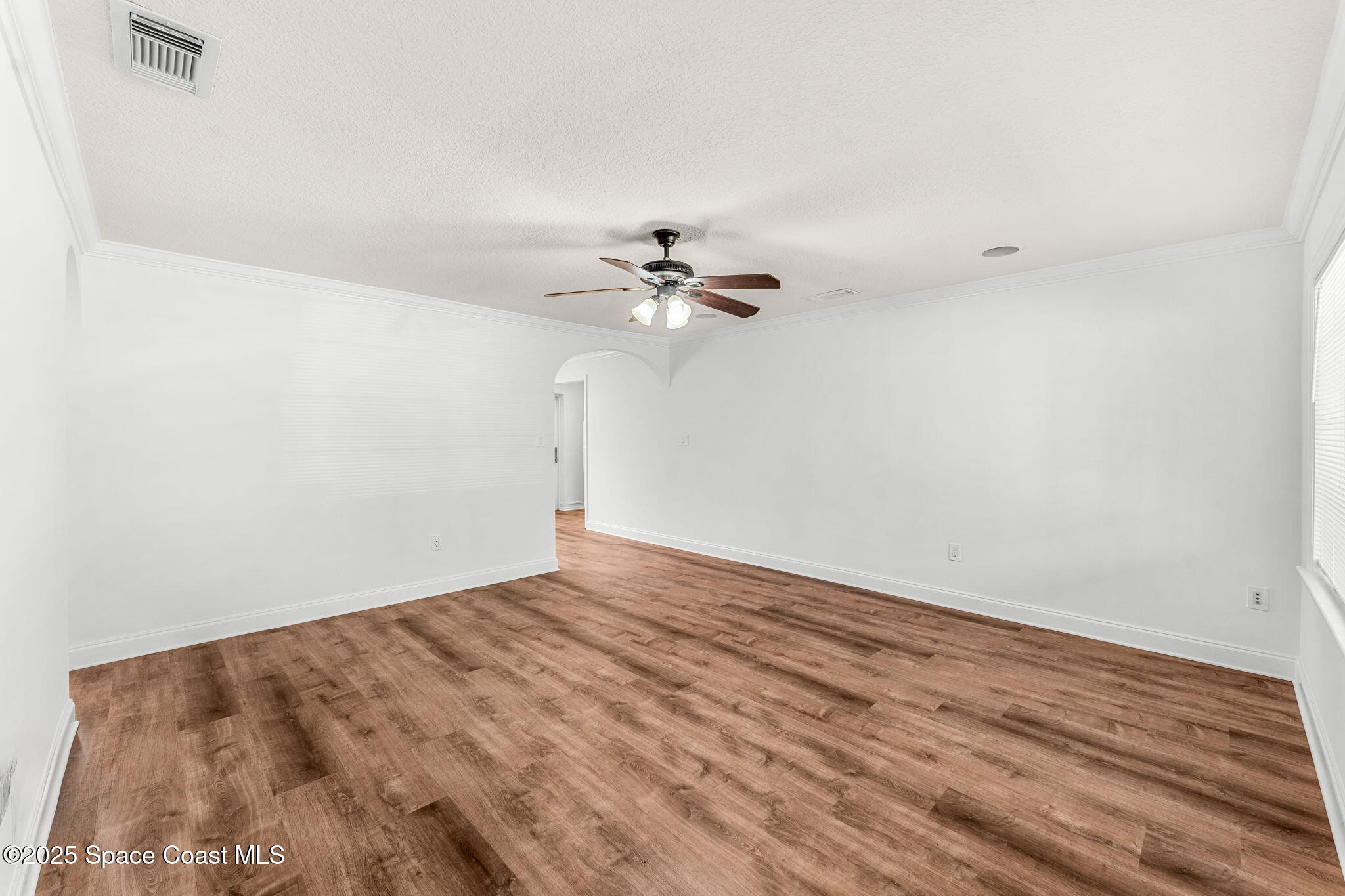 925 Bell Street Melbourne, FL 32935 - Photo 8 of 29 10-web-or-mls-DSC03352-HDR