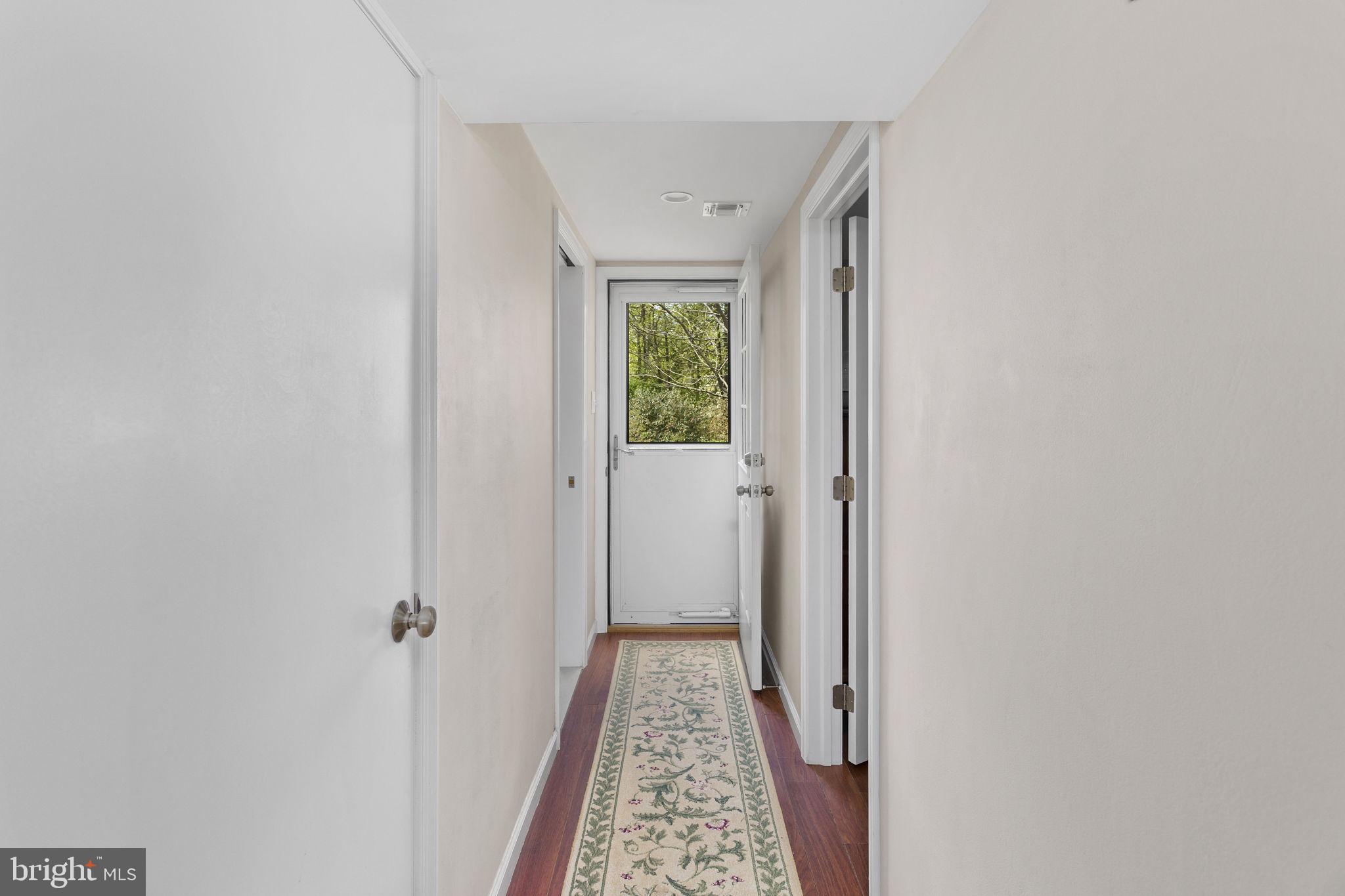 3 Sioux Road Pennington, NJ 08534 - Photo 9 of 47 Inviting hallway with natural light.