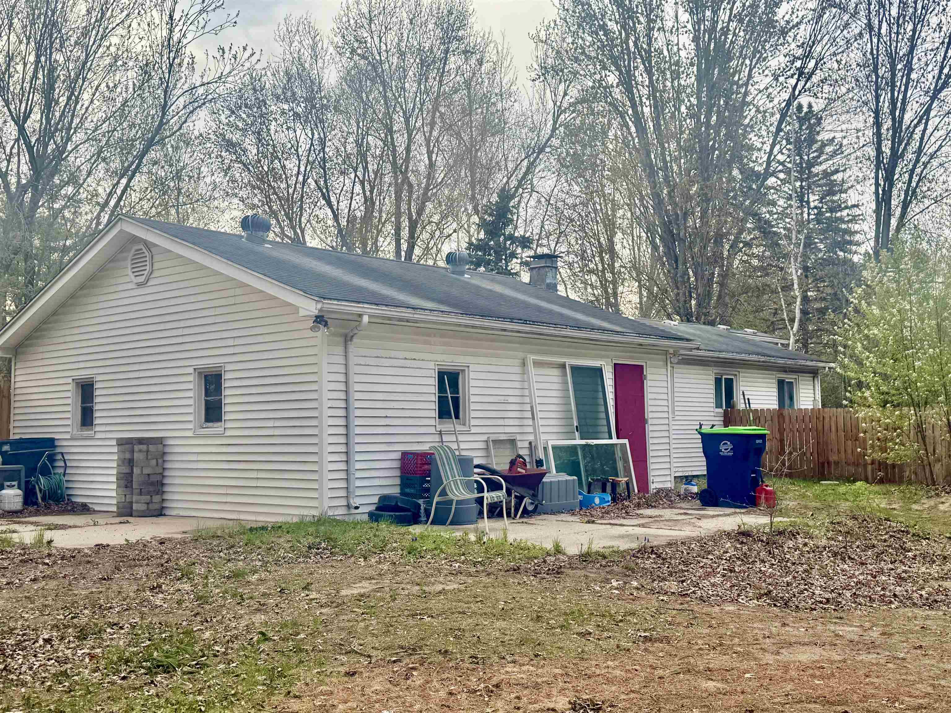 6215 South Graham Road St. Charles, MI 48655 - Photo 5 of 24 50173821-31cc6853-42d0-4c0e-a43d-e1db454cecb5.JPG