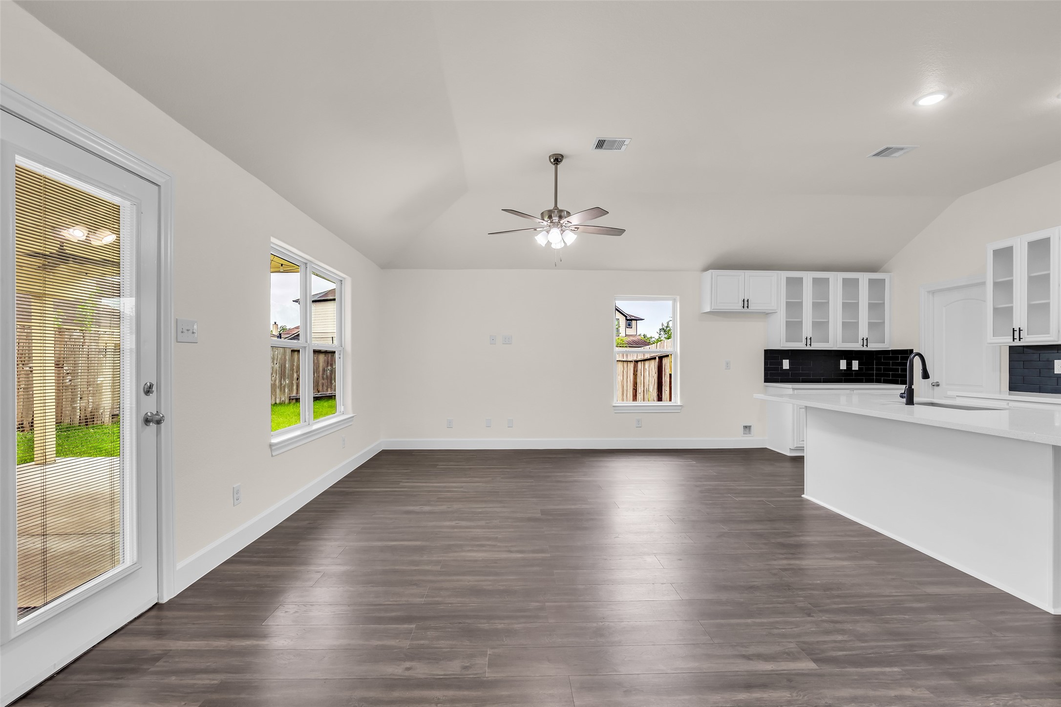 11919 Prosperity Point Drive Houston, TX 77048 - Photo 2 of 25
