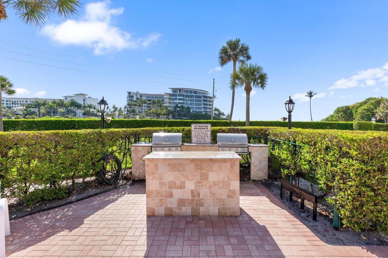 1040 Banyan Road, Unit 501C Boca Raton, FL 33432 - Photo 41 of 46 Barbeque Area