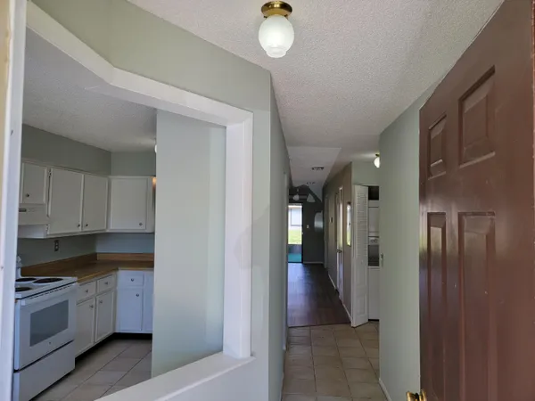 $1,600 | 6010 Indrio Road, Fort Pierce, FL 34951