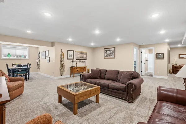 $495,000 | 1311 Heights Court, Bettendorf, IA 52722