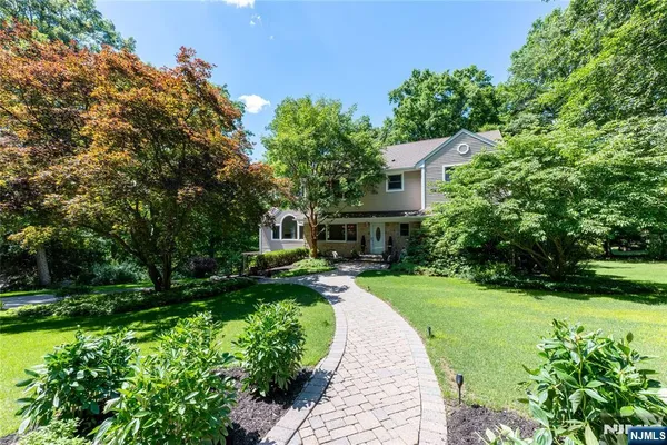 $1,250,000 | 66 Glasgow Terrace, Mahwah, NJ 07430