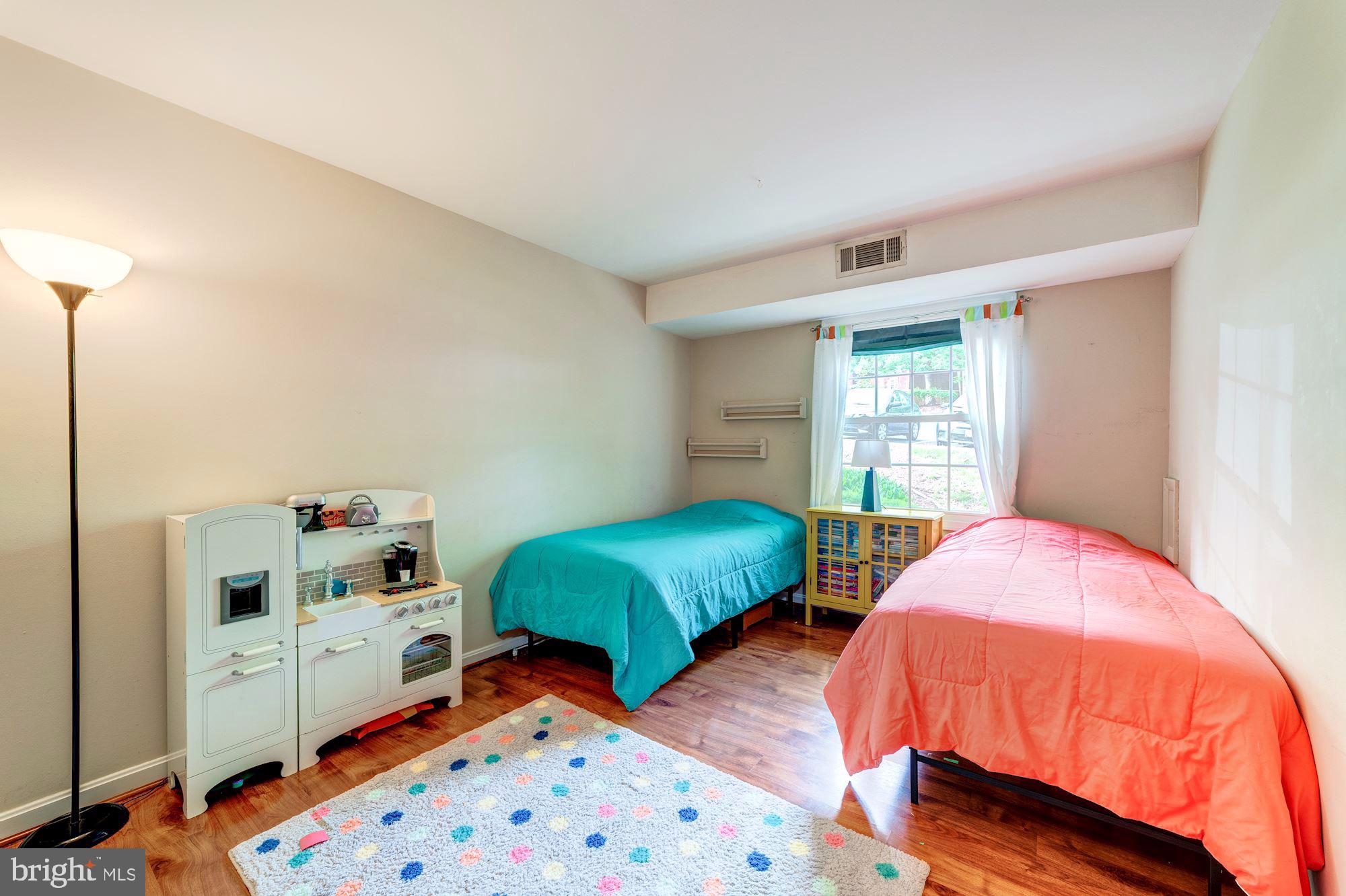 5905 Noblestown Road, Unit I Springfield, VA 22152 - Photo 19 of 29 Second bedroom